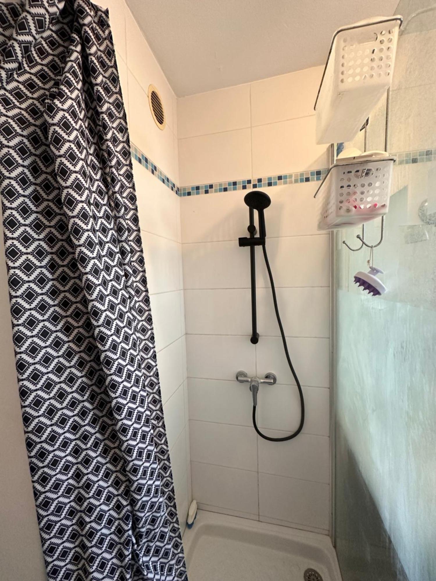 Chambres Dans Grand Appartement - Centre-Ville Монпелие Екстериор снимка